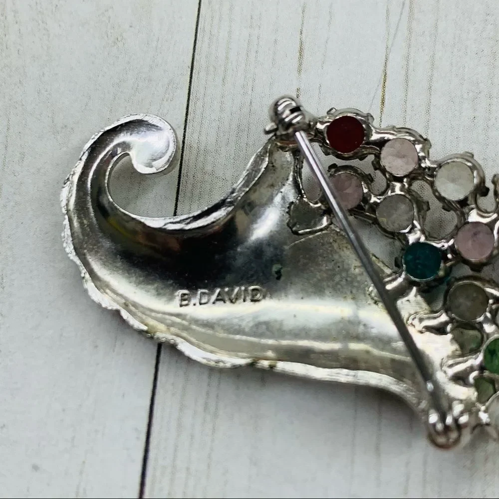 VTG B. David Cornucopia Brooch‎